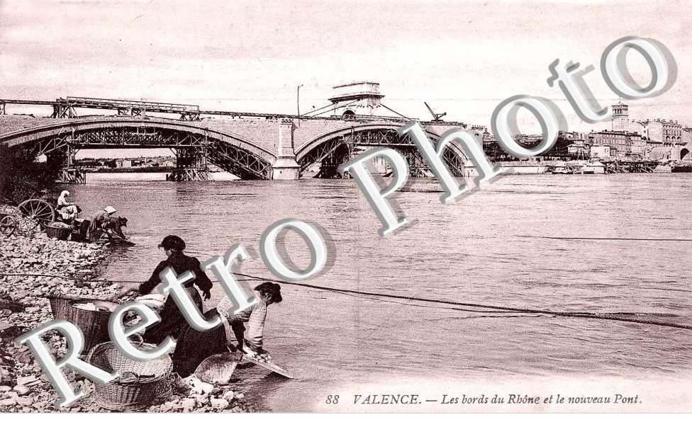 LES BORDS DU RHONE