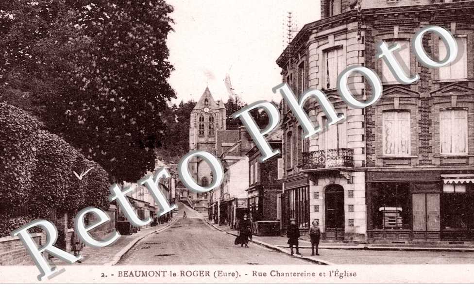 Rue Chantereine et l&#039;eglise