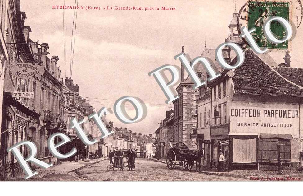 la grande rue , pres de la Mairie