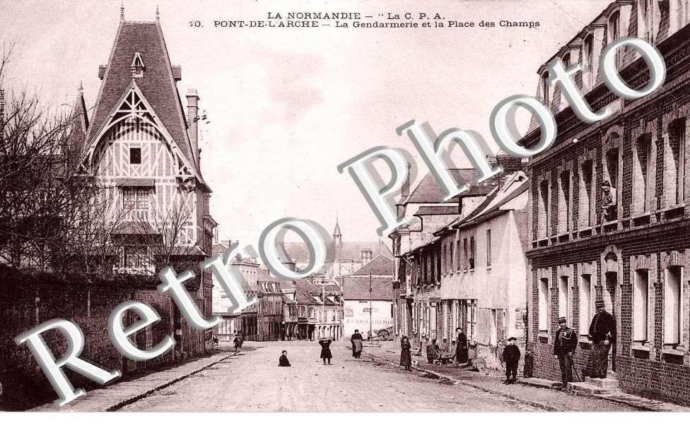 gendarmerie et la place des Champs