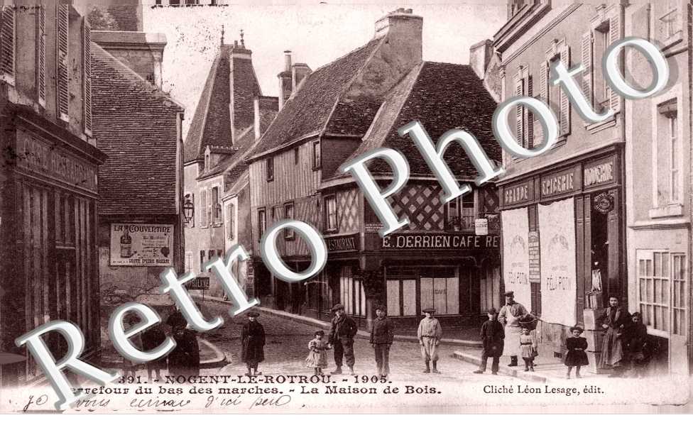Carrefour du bas des marches; maison de Bois