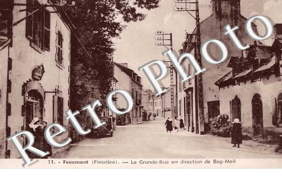 la grande rue en direction de  Beg Meil