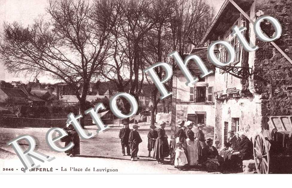 la place de Lauvignon