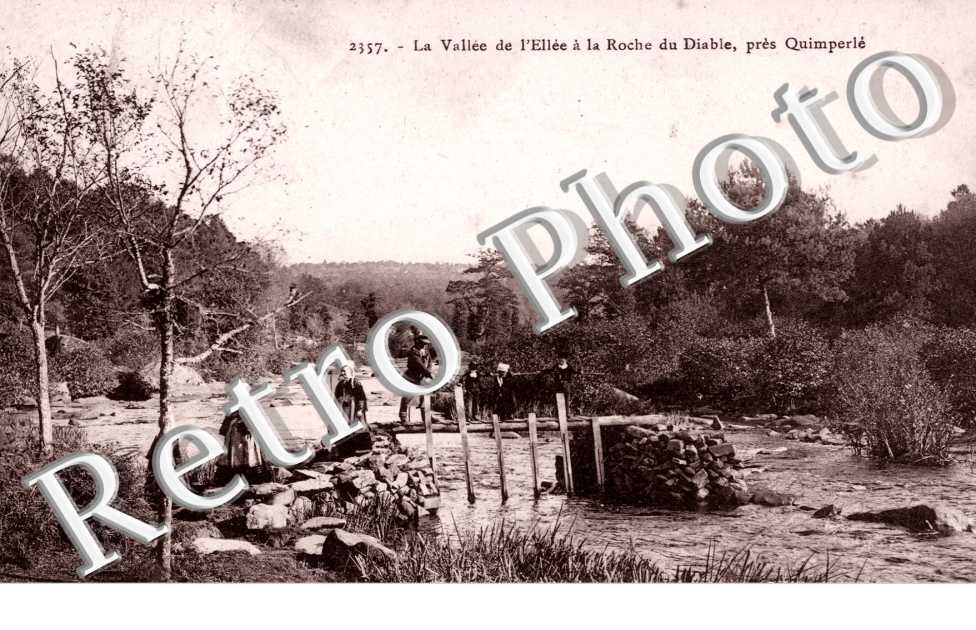 la vallee de l&#039;Ellee a la roche du diable
