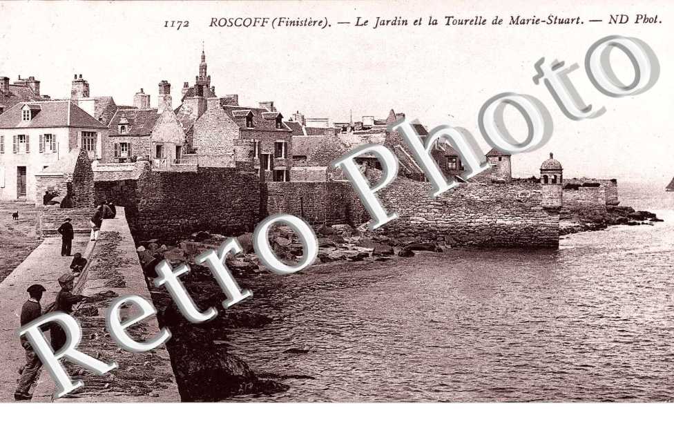 le jardin et la tourelle de Marie Stuart