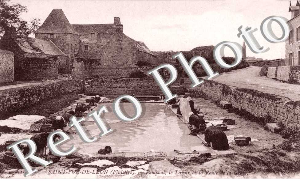 Pempoul, le lavoir et la route de la greve