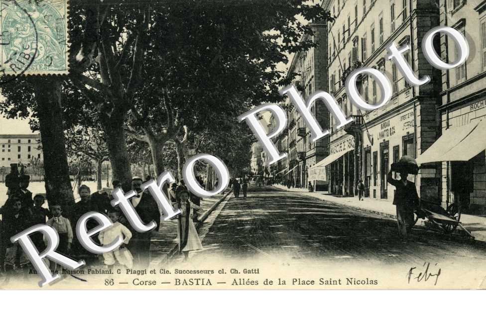 allees de la place Saint Nicolas
