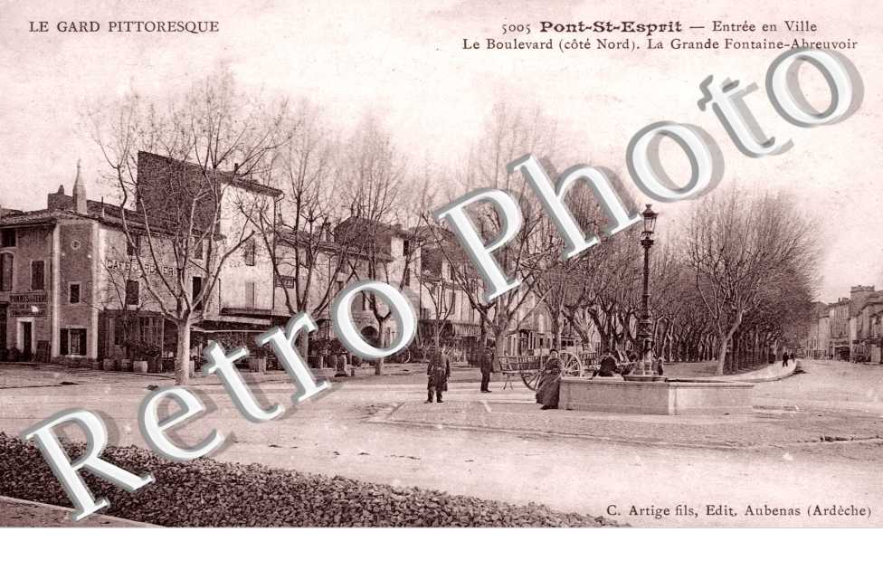 Entree en ville - le boulevard  - la grande fontaine-abreuvoir