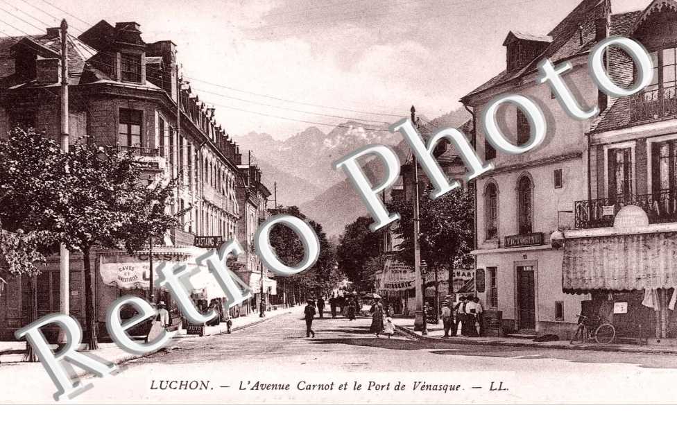 L'AVENUE CARNOT ET LE PORT DE VENASQUE