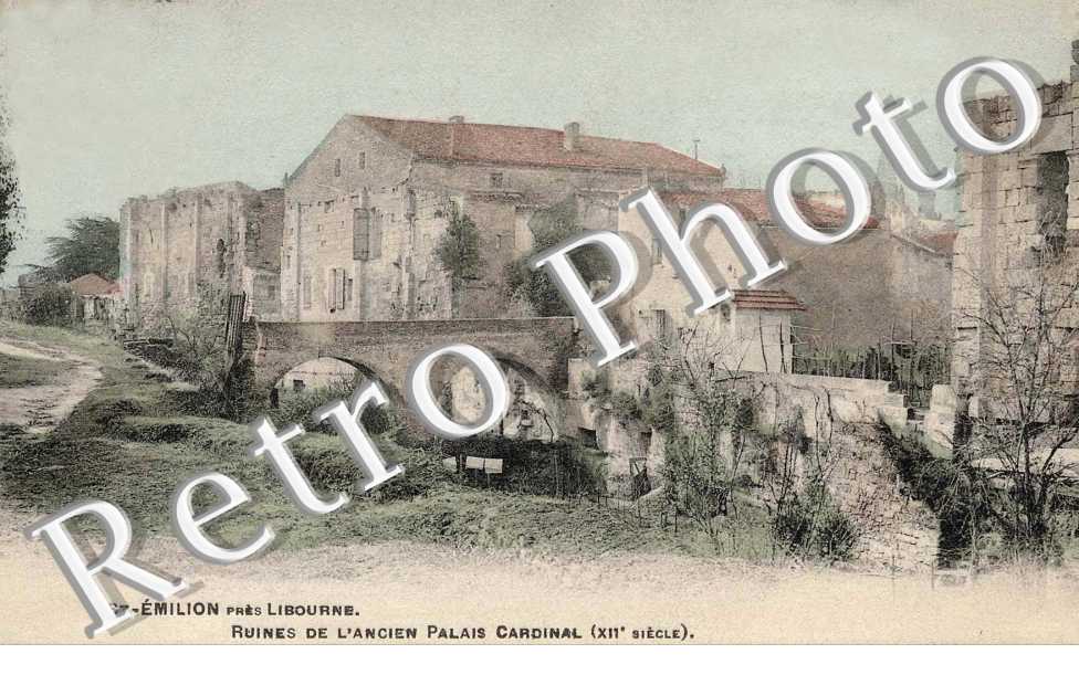 ruines de l&#039;ancien palais cardinal (couleur)