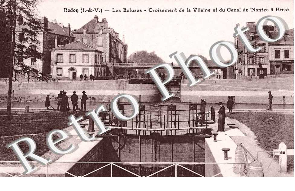 les ecluses, croisement de la vilaine et du canal de nantes a brest