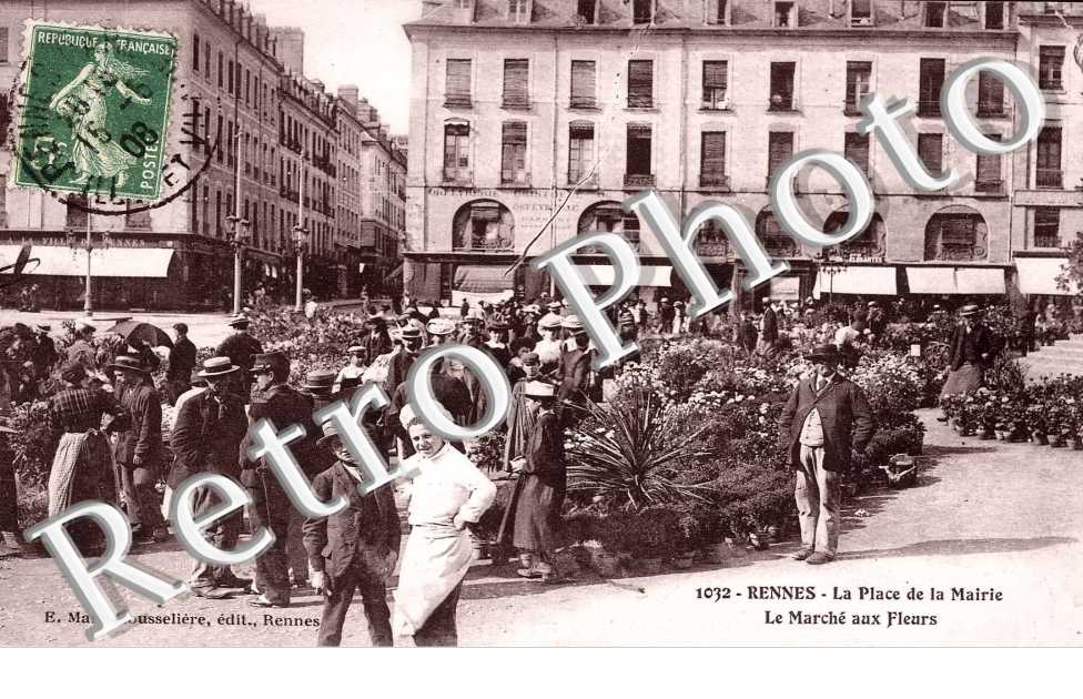 la place de la mairie, le marche aux fleurs