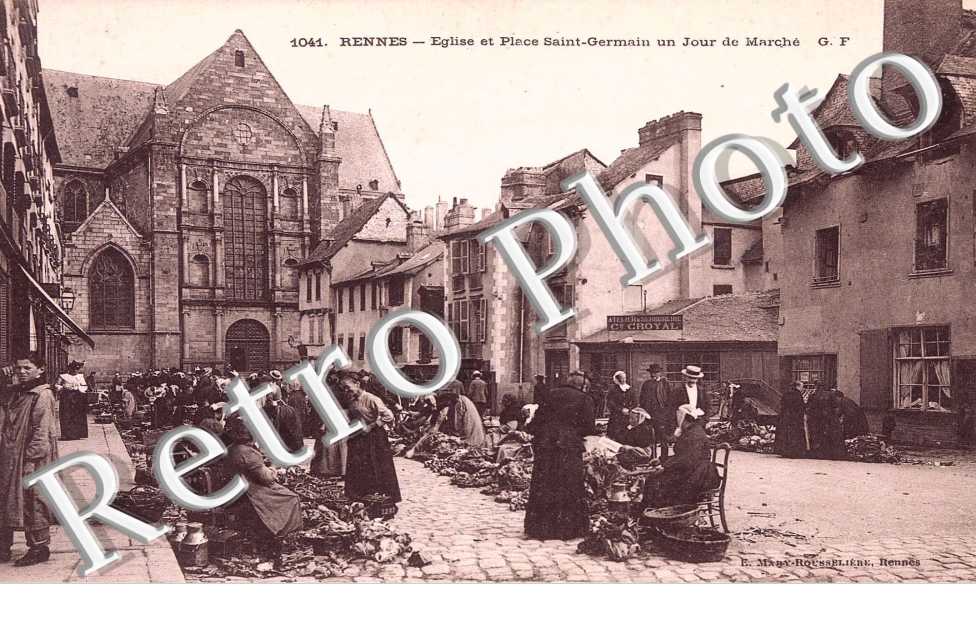 eglise et place Saint Germain un jour de marche