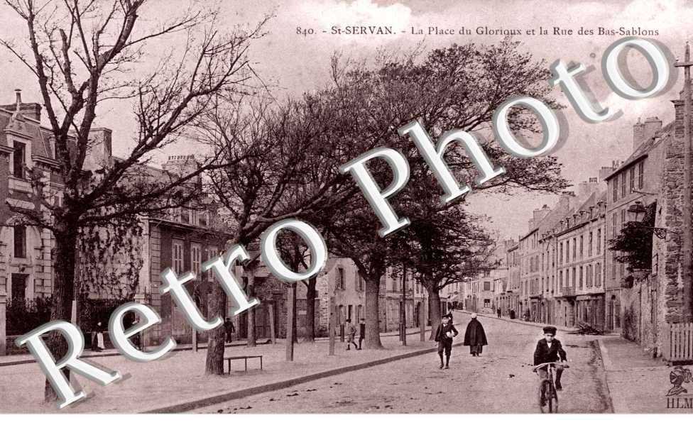 La place du Glorioux et la rue des Bas Sablons
