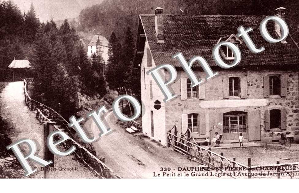 Le Petit et le Grand Logis et l&#039;Avenue du Jardin Alpin