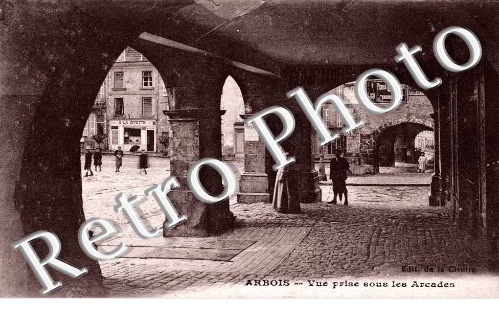 Vue prise sous les Arcades