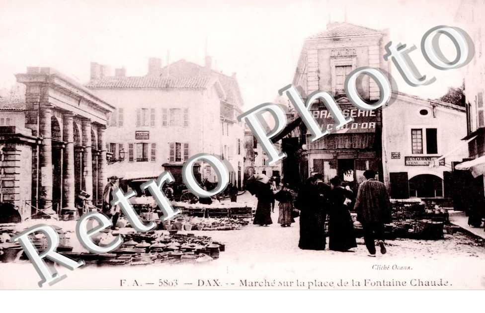 MARCHE SUR LA PLACE DE LA FONTAINE CHAUDE
