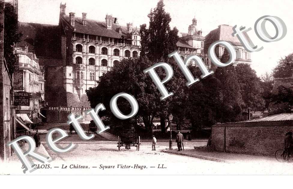 LE CHATEAU SQUARE VICTOR HUGO