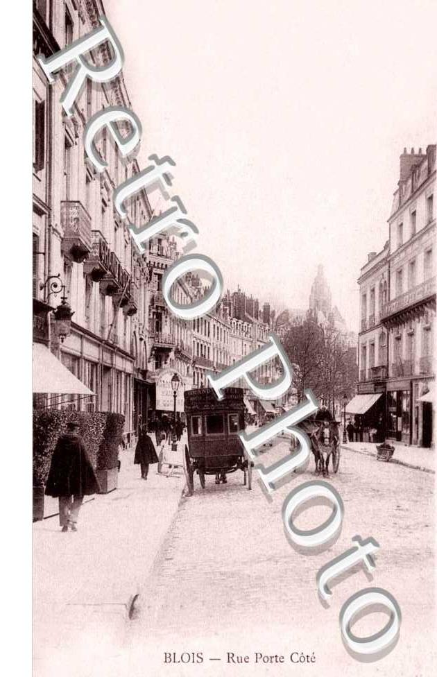 La rue Porte Cote