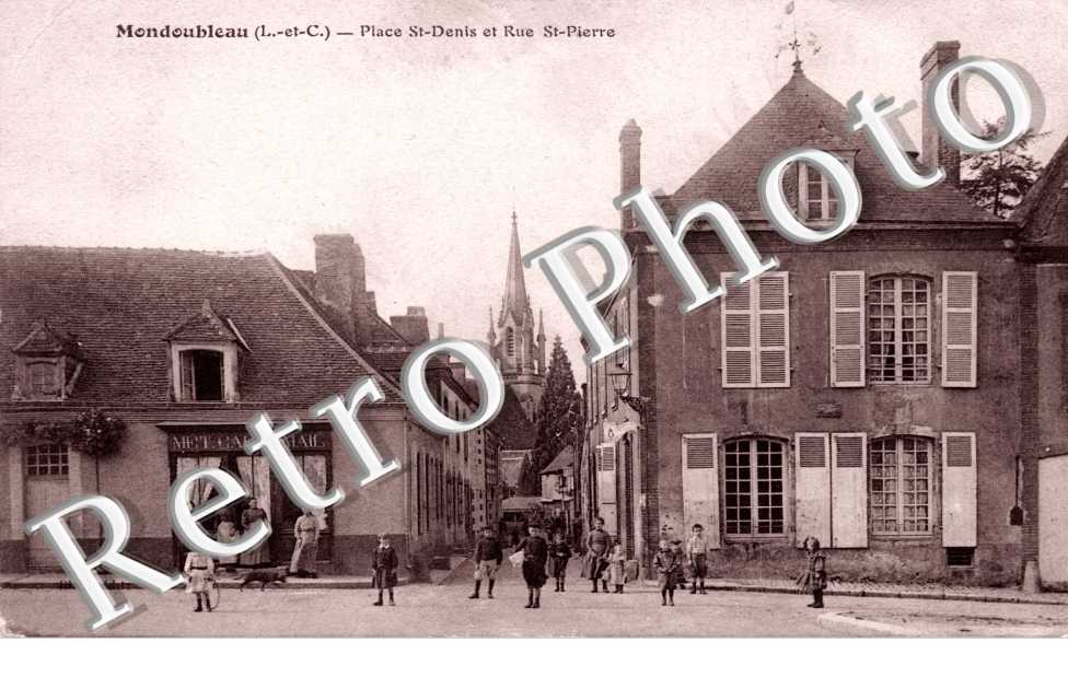 place St Denis et rue St Pierre
