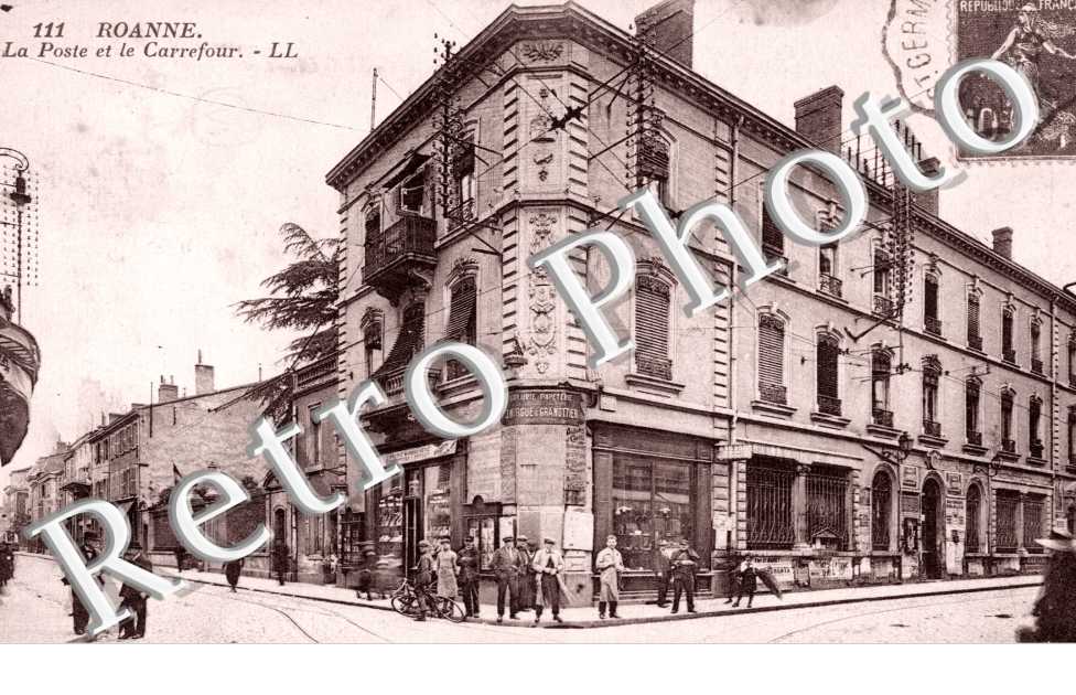 La Poste et le Carrefour