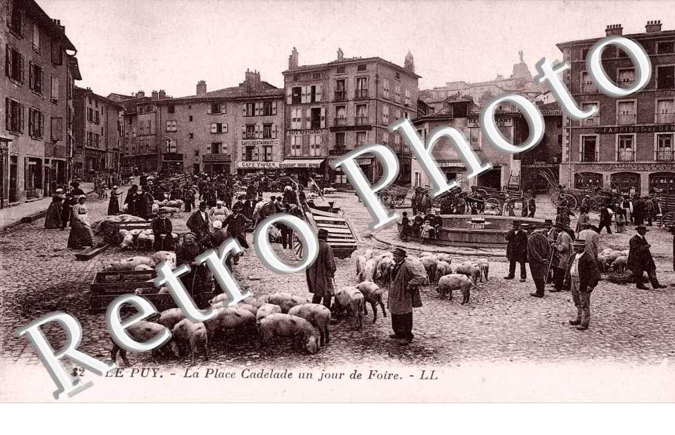 la place Cadelade un jour de foire