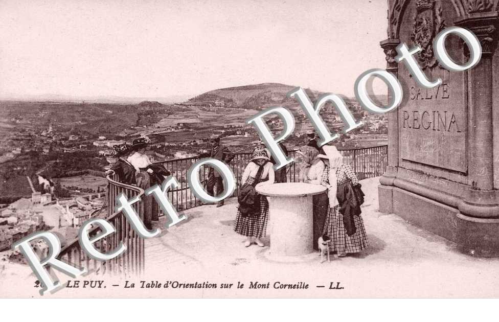  LA TABLE D'ORIENTATION sur le Mont Corneille
