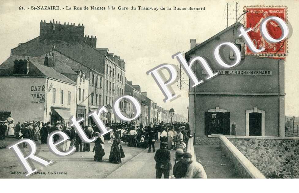 La rue de Nantes a la gare du tramway de la Roche-Bernard
