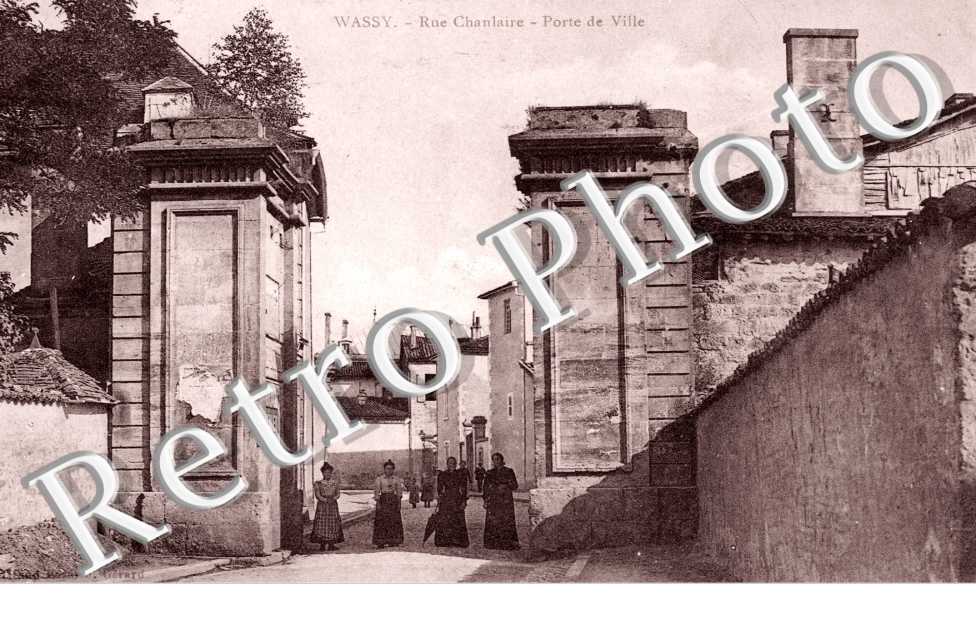 Rue Chanlaire - porte de la ville
