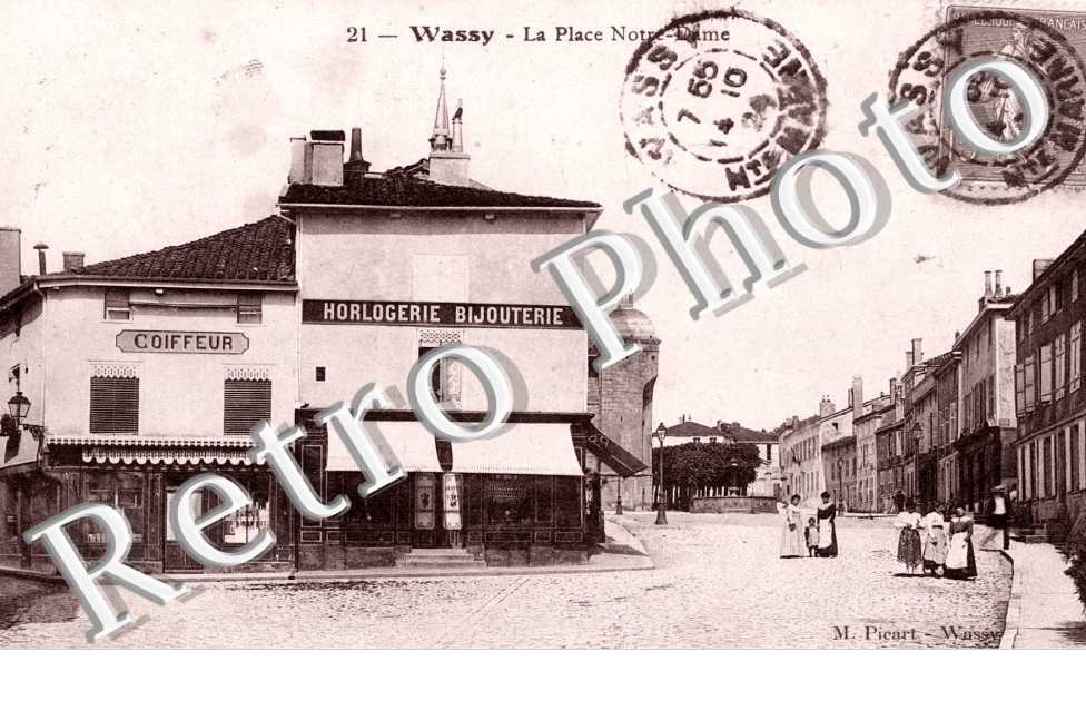 la Place Notre-Dame