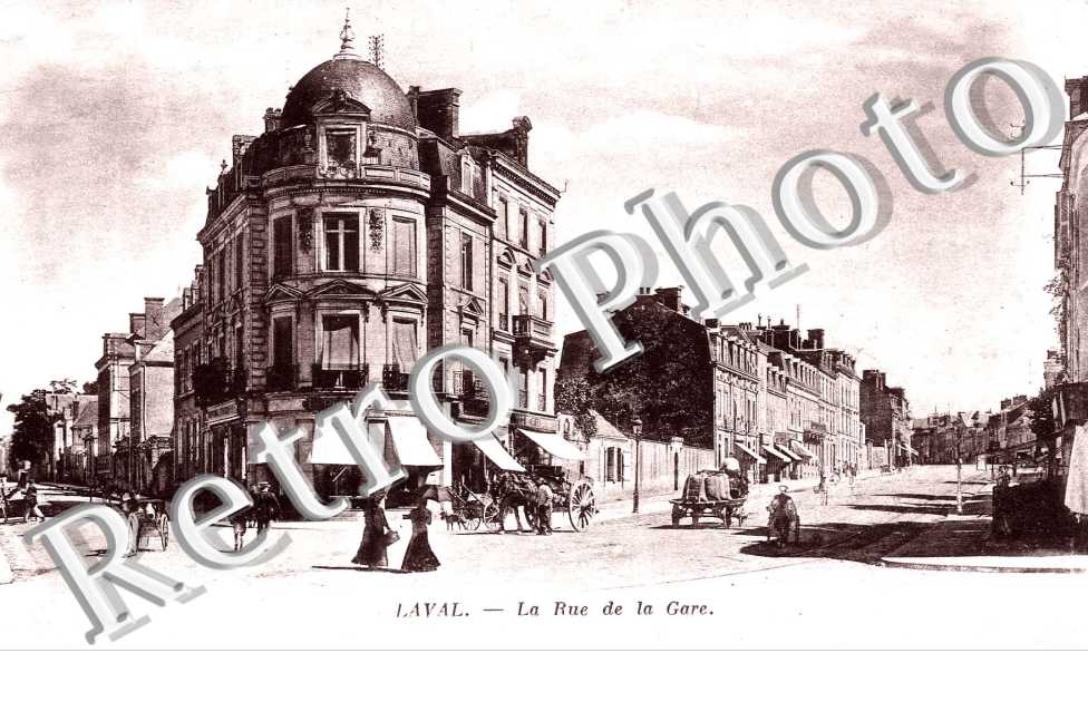 LA RUE DE LA GARE