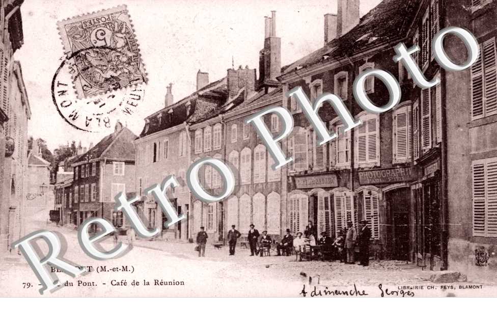 Rue du Pont - Cafe de la Reunion