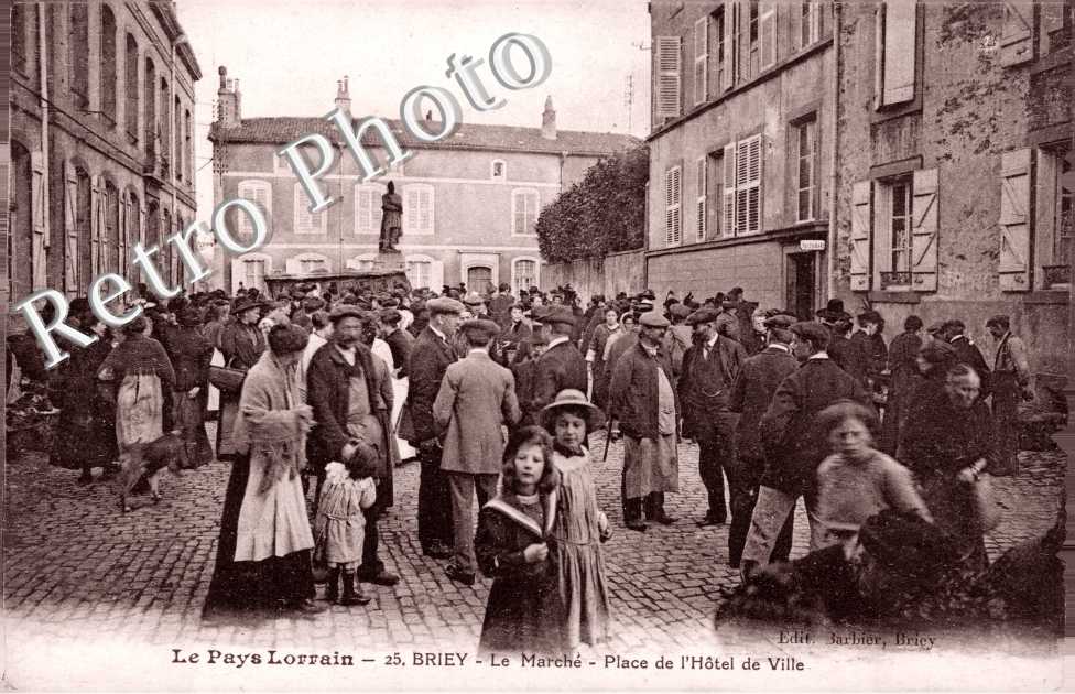 marche et Place de l&#039;Hotel de Ville