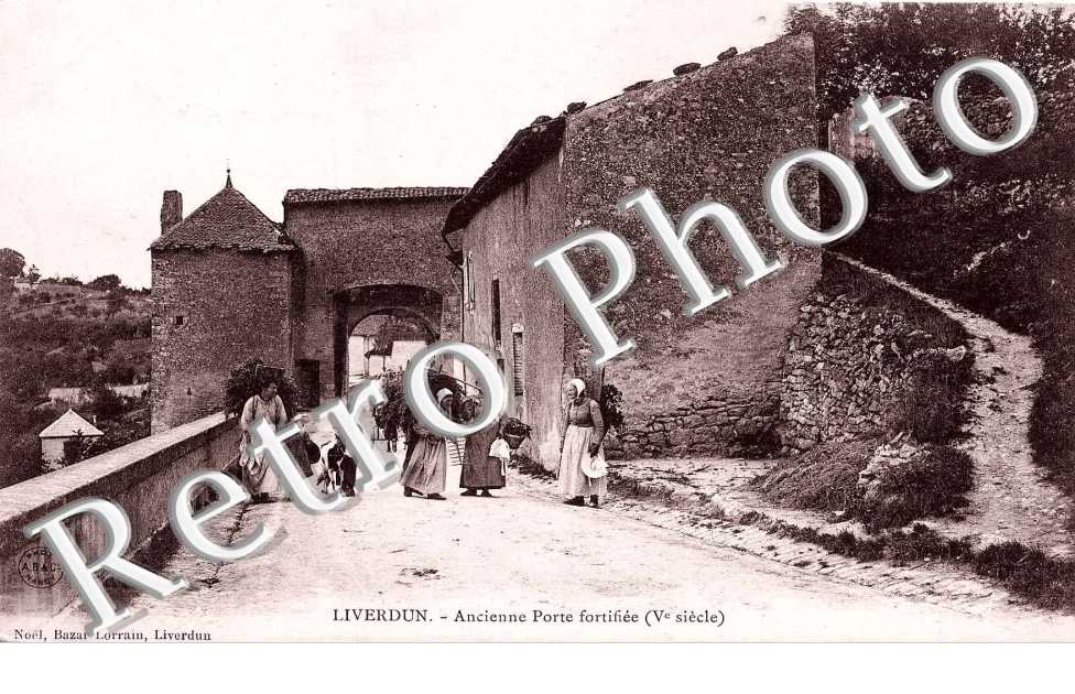 Ancienne porte fortifiee