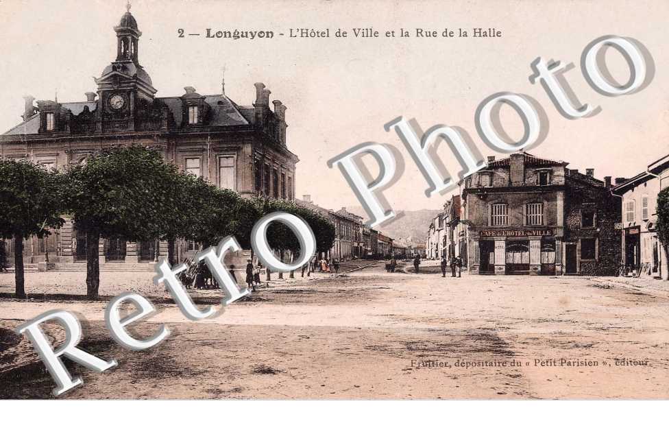 l'Hotel de Ville et la Rue de la Halle (couleur)
