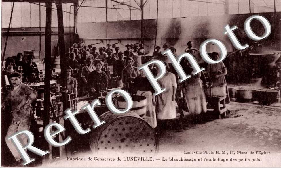 La blanchissage et l'emboitage des petits pois