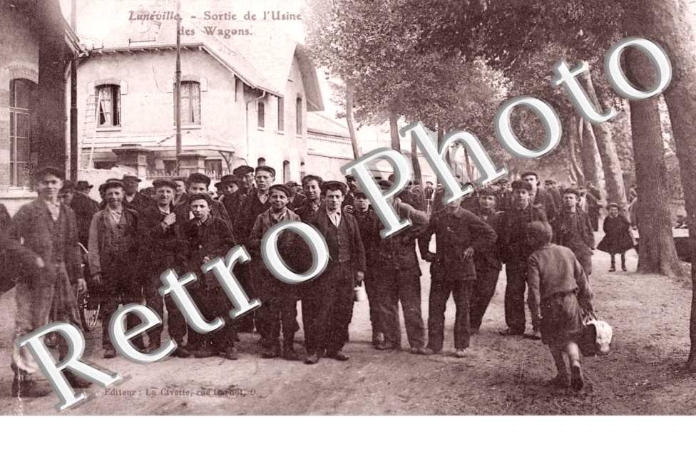 Sortie de l'usine des Wagons