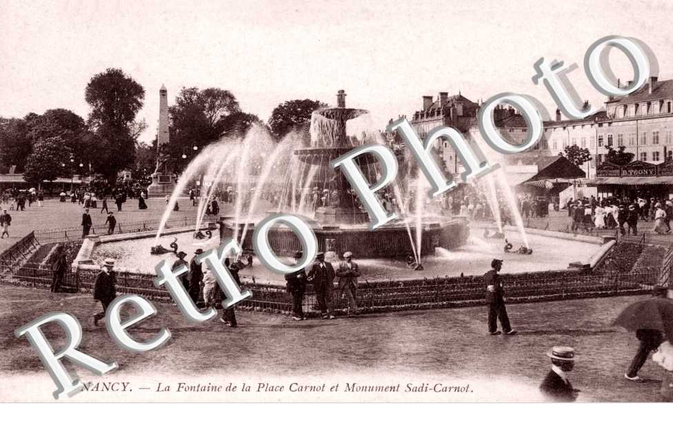 LA FONTAINE DE LA PLACE CARNOT ET MONUMENT SADI-CARNOT