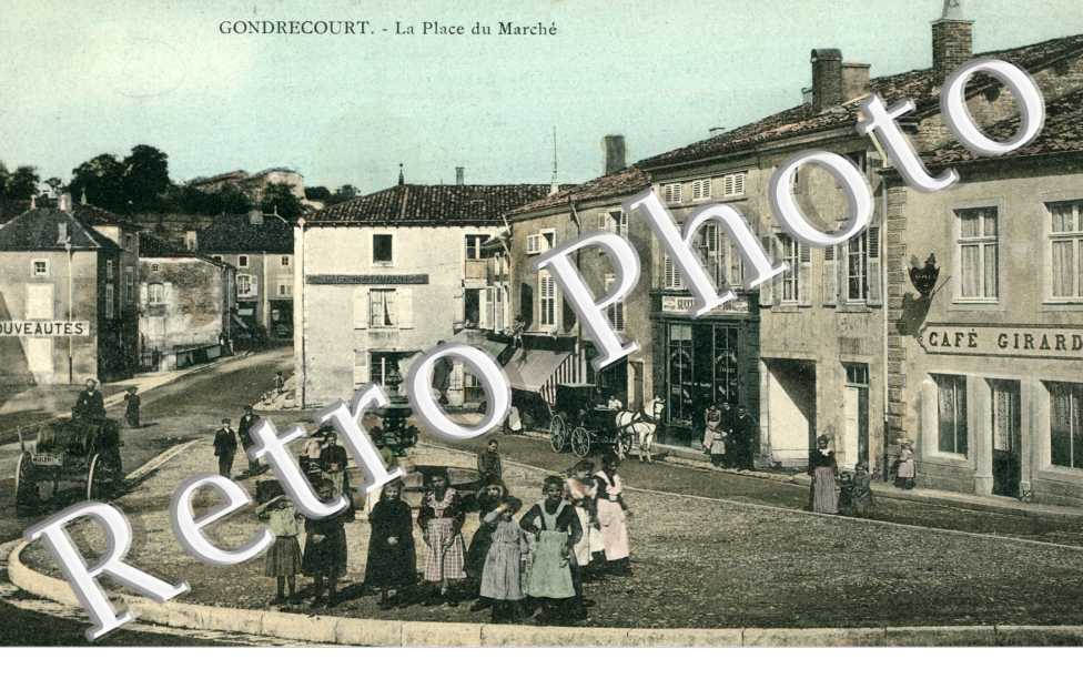 la place du marche (cafe Girard) - couleur