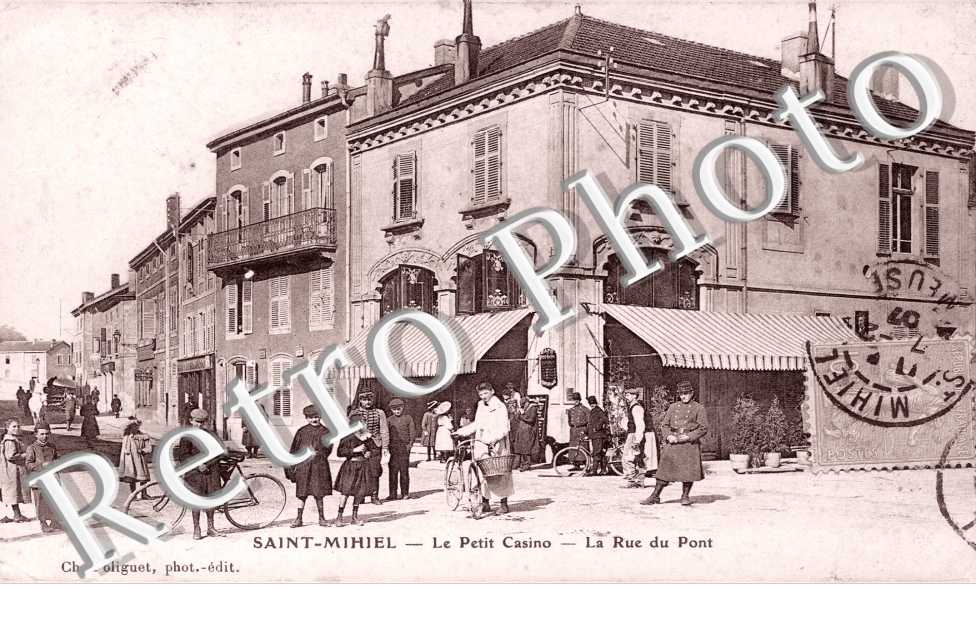 le Petit Casino - la Rue du Pont