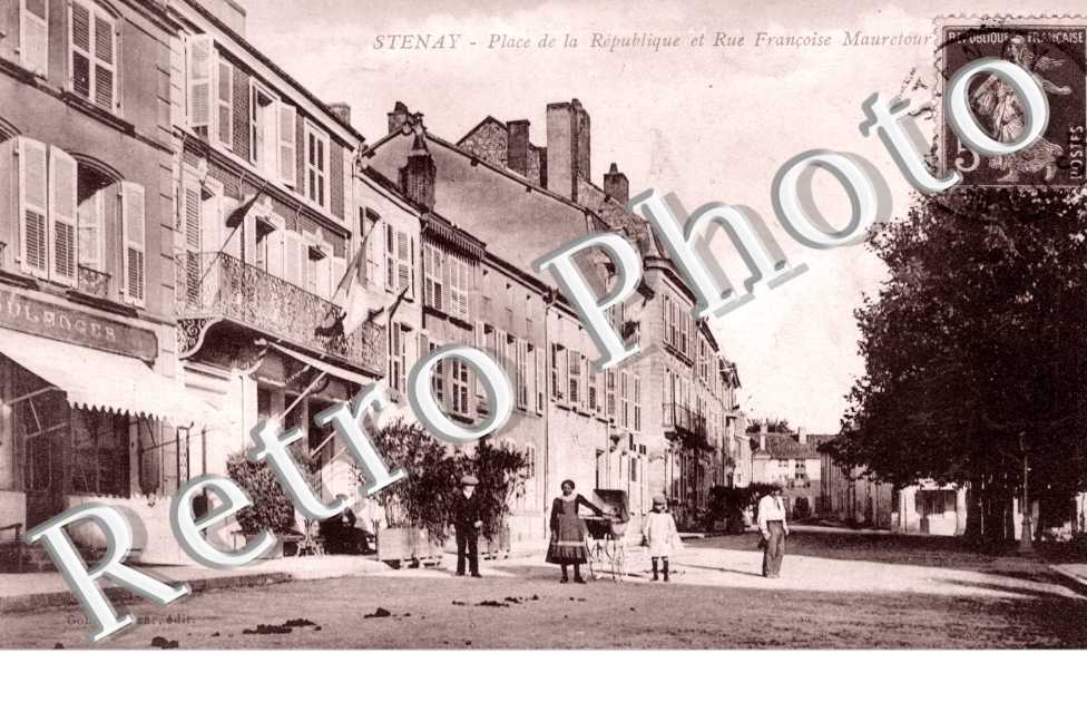 La Place de la République et Rue Francoise Mauretour