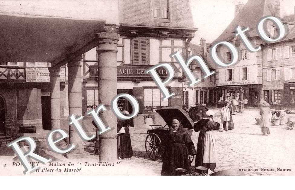 Maison des Trois Piliers et place du marche