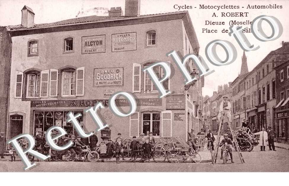 Motocyclettes - Automobiles A. Robert - Place de la Saline - TOP CARTE