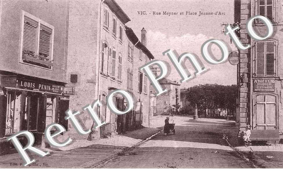 rue Meyner et Place Jeanne d&#039;Arc Magasin Louis Penin
