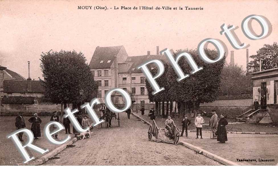 la place de l&#039; hotel de ville et la tannerie