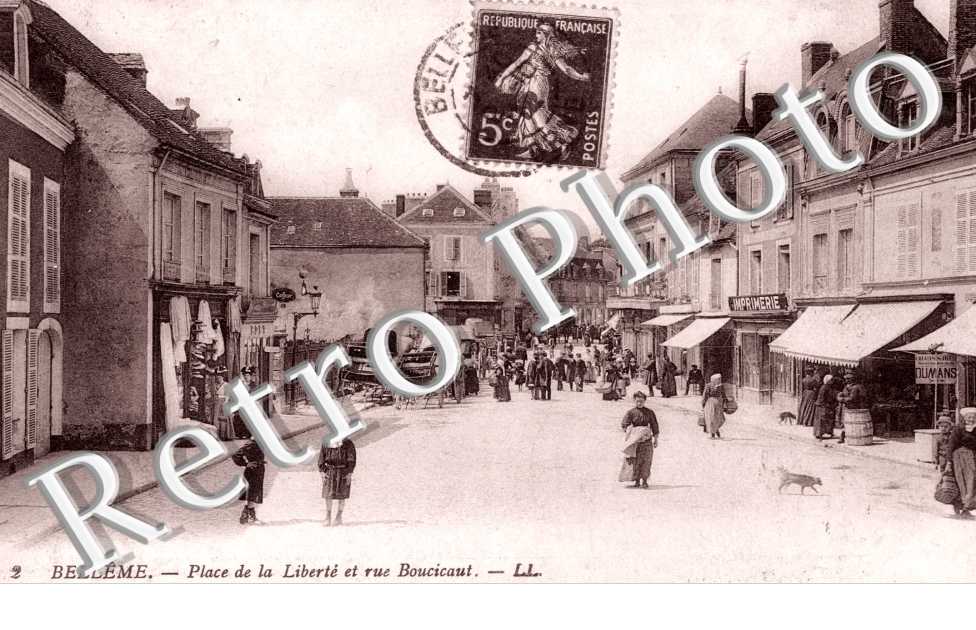 La Place de la Liberte et Rue Boucicaut