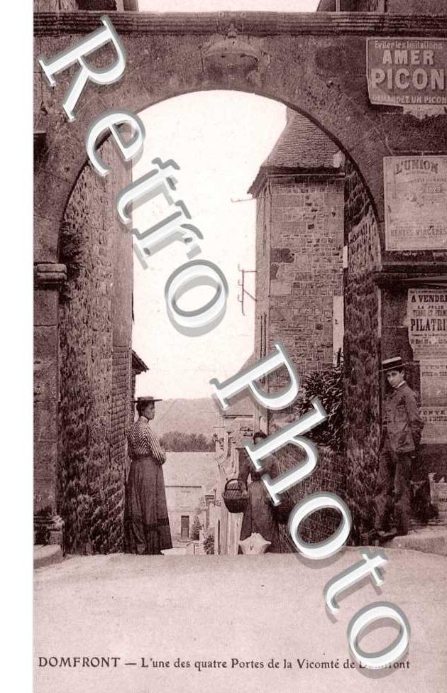 l&#039;une des quatre portes de la Vicomte