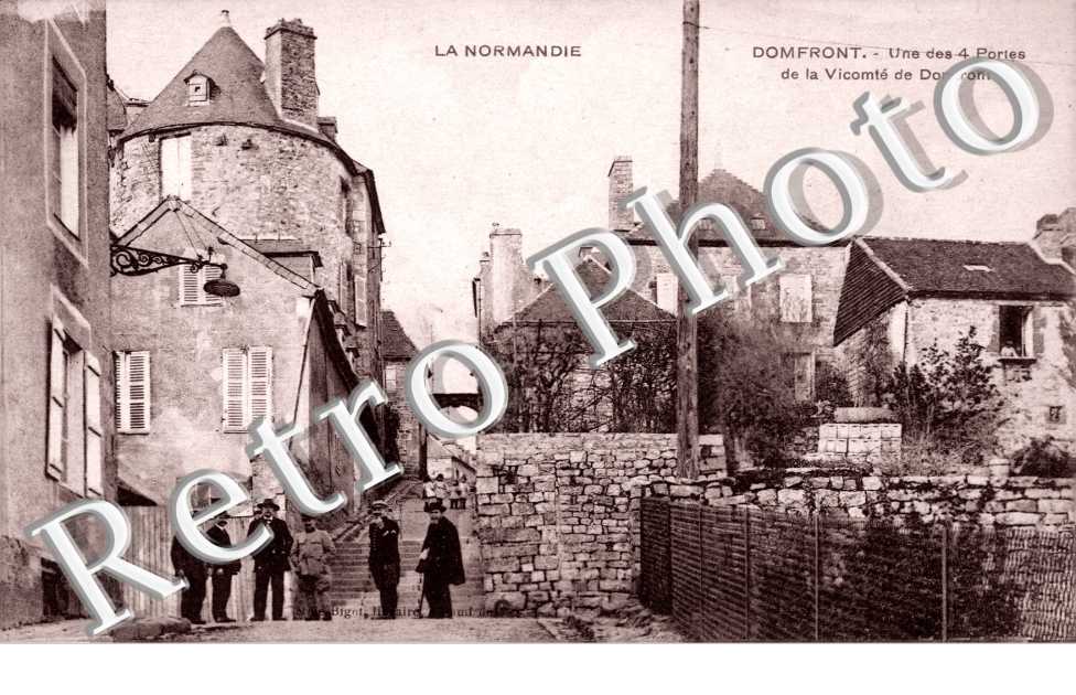Une des 4 portes de la Vicomte de Domfront