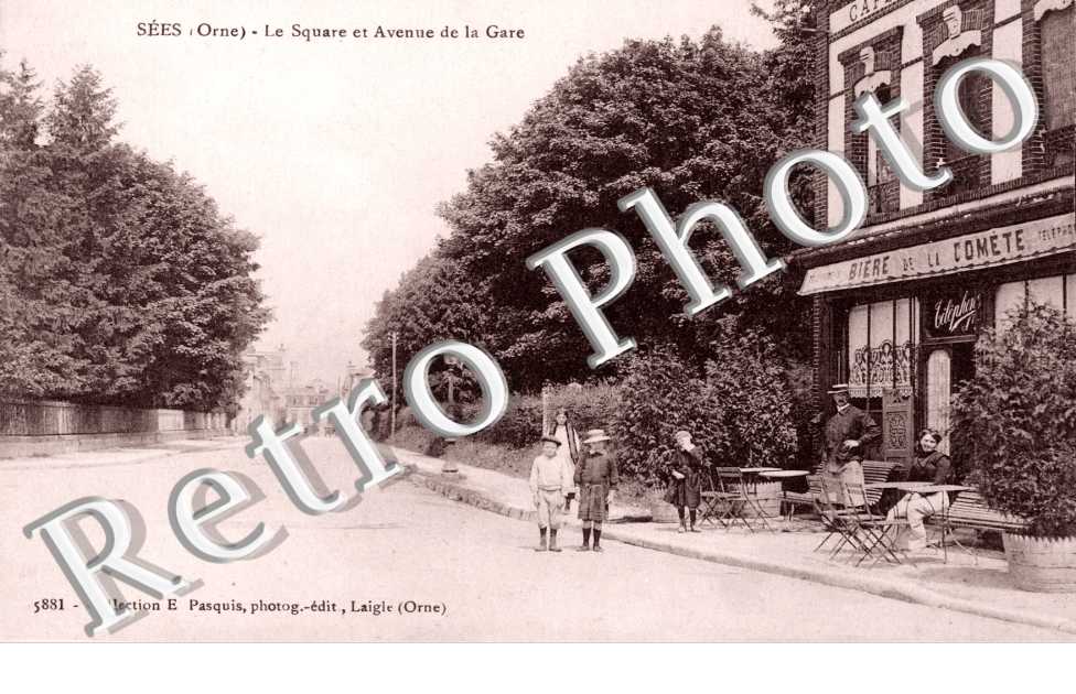 le square et avenue de la gare