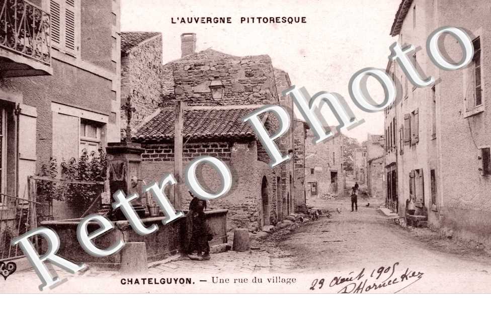 Une Rue du Village